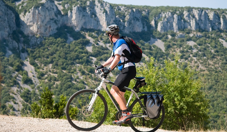 Wer über diese Radwege Frankreich entdecken will, sollte sich also vorher genau erkunden, ob die Véloroutes, die für eine in Frage kommen, auch wirklich als Radrouten angelegt sind, damit man am Ende nicht auf einer Landstraße mit viel Verkehr oder auf einer Schotterpiste mitten in der französischen Pampa landet.(#02)