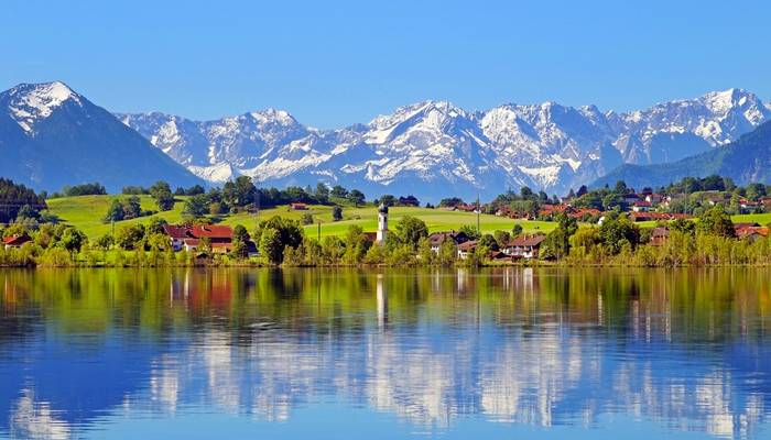 Das wunderschöne Oberbayern ist nicht nur für Wander-Fanatiker. (Foto: AdobeStock - Anselm Baumgart)