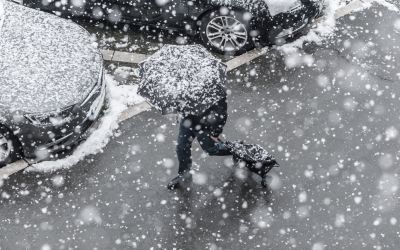 Spontan-Urlauber freuen sich über viel Schnee und ungewöhnliche Temperaturen (Foto: AdobeStock - guruXOX 564993472)