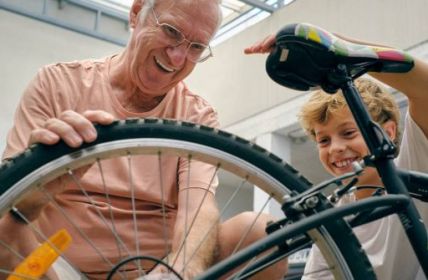 Radfahrer Revolution: Mobile Selbsthilfe-Fahrradwerkstatt startet (Foto: AdobeStock - ADDICTIVE STOCK CORE 629218960)