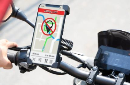 Praktische Smartphone-Halterung für sichere (Foto: AdobeStock 615485733 escapejaja)